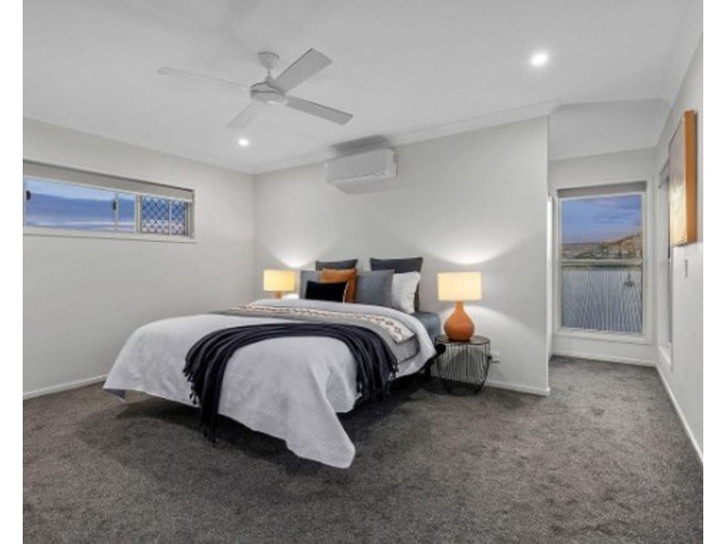 6 Premier Terrace, Bridgeman Downs QLD 4035