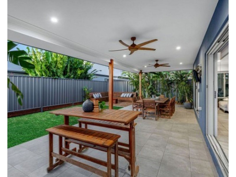 6 Premier Terrace, Bridgeman Downs QLD 4035