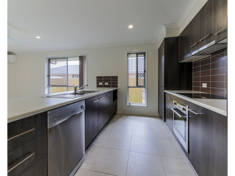 4 Denham Circuit, Willow Vale QLD 4209