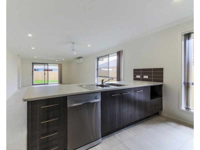 4 Denham Circuit, Willow Vale QLD 4209