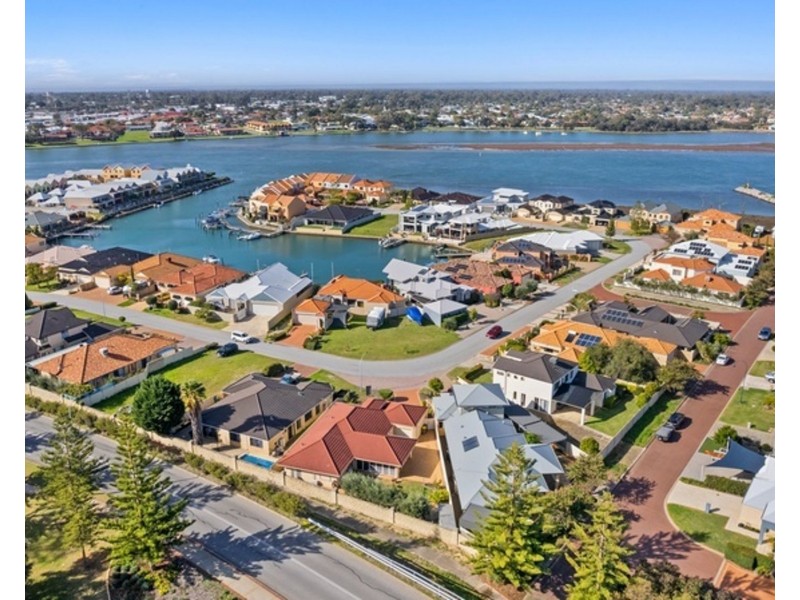 23 Rialto Place, Halls Head WA 6210
