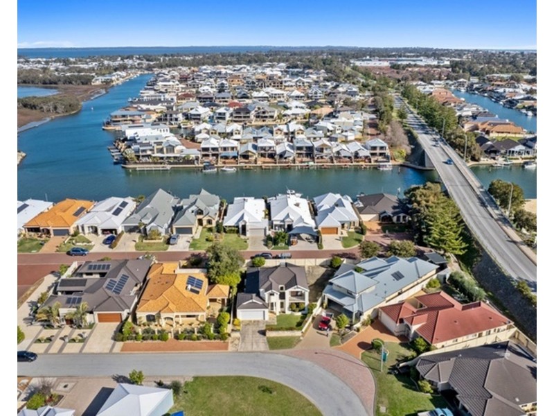 23 Rialto Place, Halls Head WA 6210