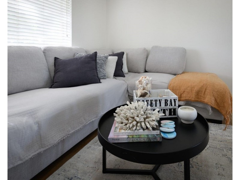 16 Kurrajong Road, Safety Bay WA 6169