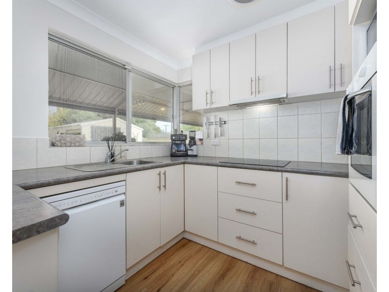 16 Kurrajong Road, Safety Bay WA 6169