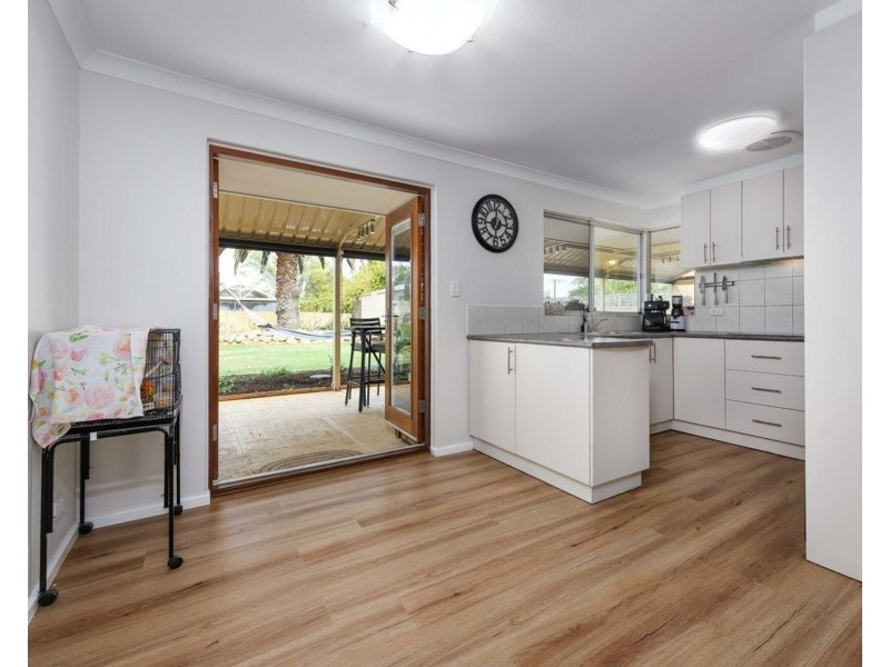 16 Kurrajong Road, Safety Bay WA 6169