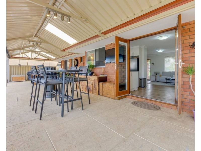 16 Kurrajong Road, Safety Bay WA 6169