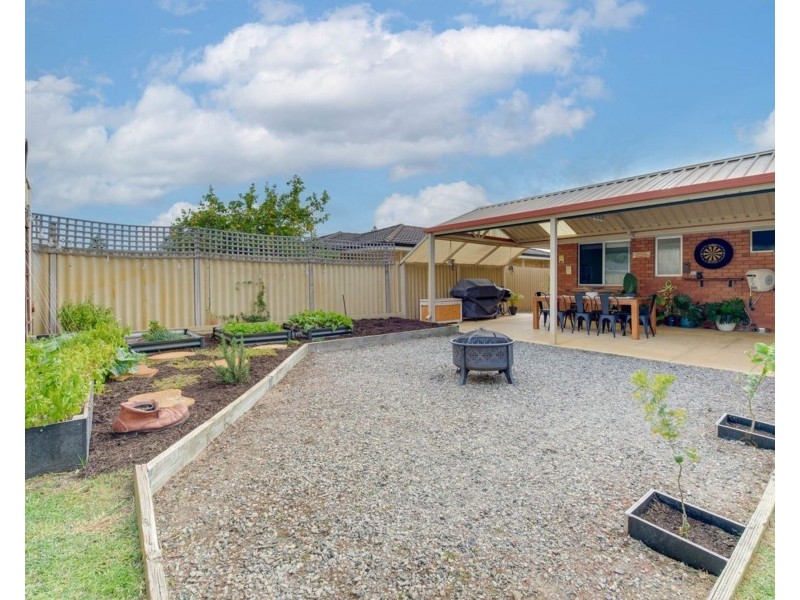 16 Kurrajong Road, Safety Bay WA 6169