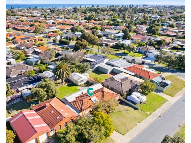 16 Kurrajong Road, Safety Bay WA 6169