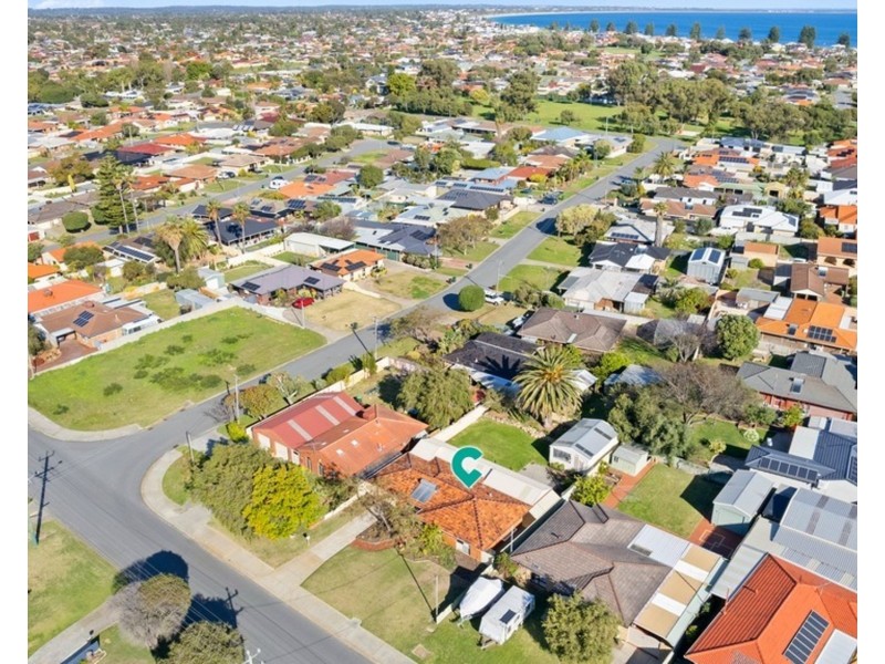 16 Kurrajong Road, Safety Bay WA 6169