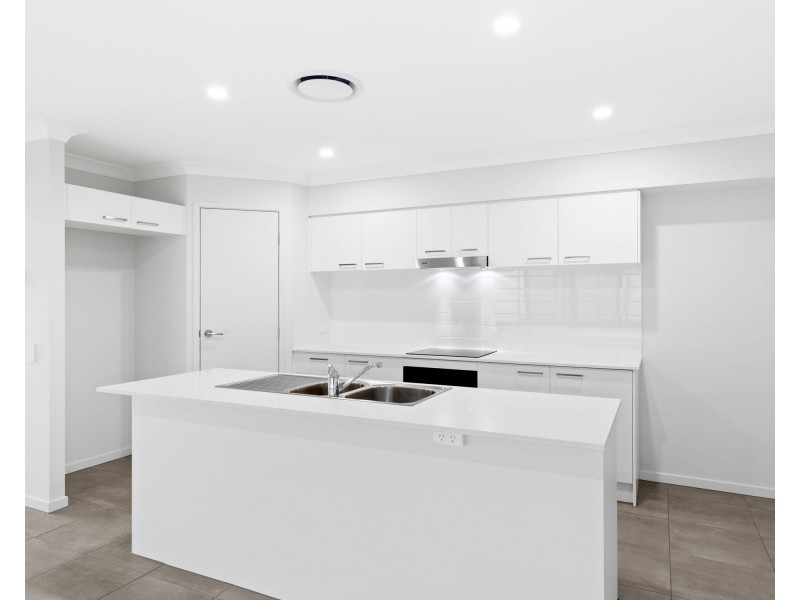 8 Mckellar Street, Rosewood QLD 4340