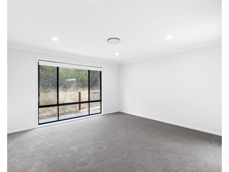 8 Mckellar Street, Rosewood QLD 4340