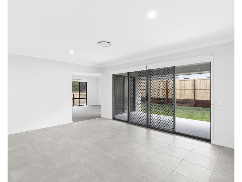 8 Mckellar Street, Rosewood QLD 4340