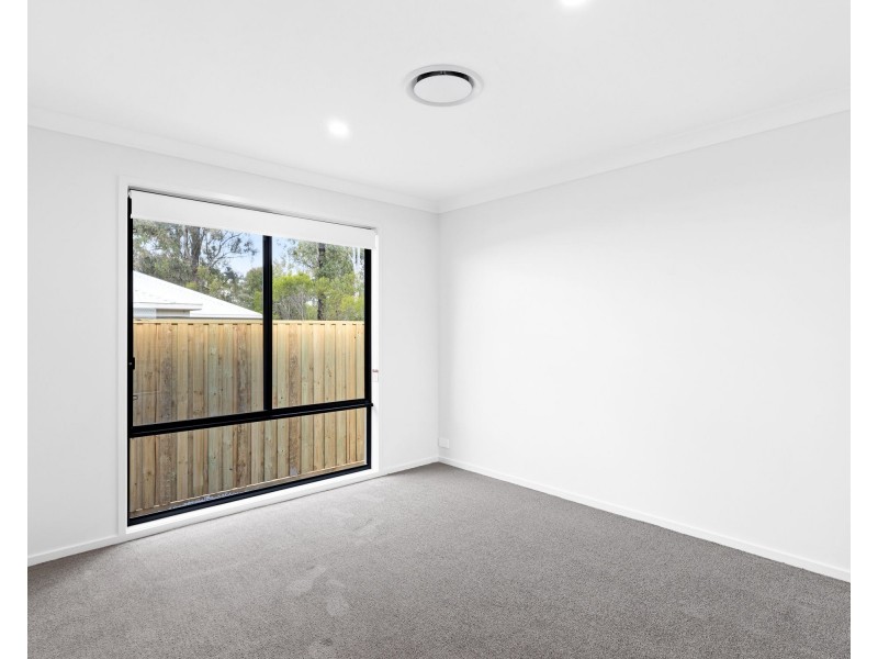 8 Mckellar Street, Rosewood QLD 4340