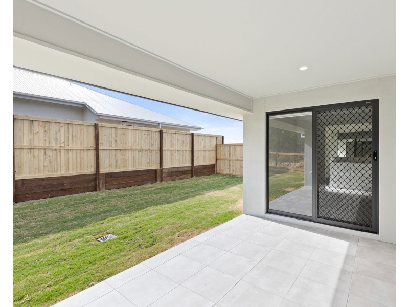 8 Mckellar Street, Rosewood QLD 4340