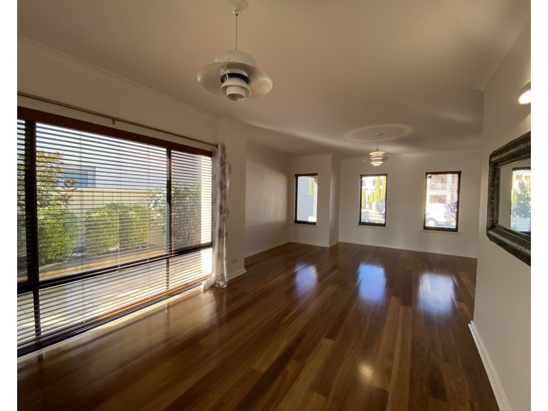 20 Samphire Street, Ascot WA 6104