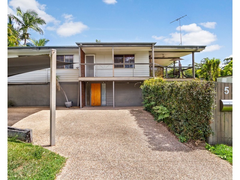 5 Caneby Street, Everton Hills QLD 4053