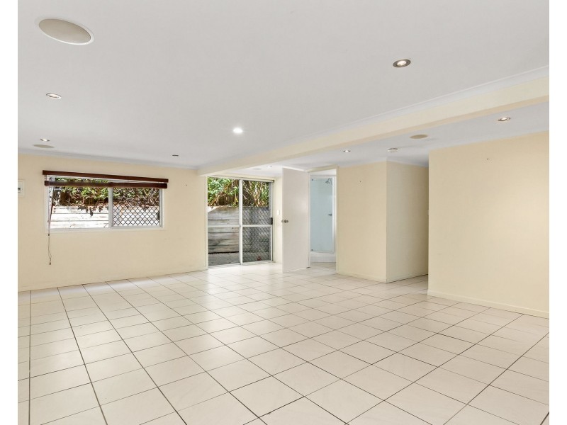 5 Caneby Street, Everton Hills QLD 4053