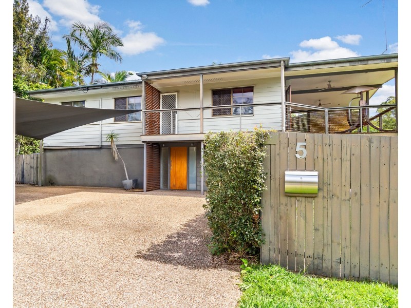 5 Caneby Street, Everton Hills QLD 4053