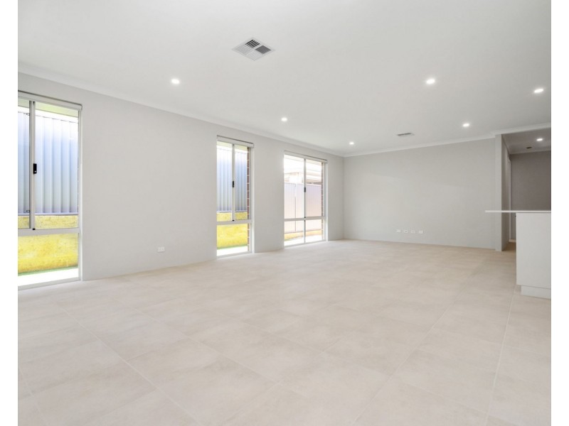 4 Warhol Way, Alkimos WA 6038