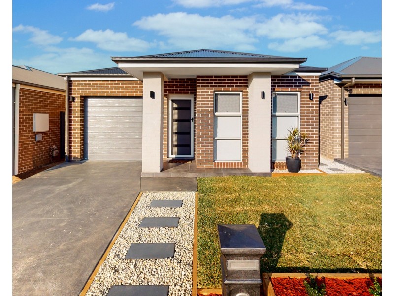 33 Lopper Street, Austral NSW 2179