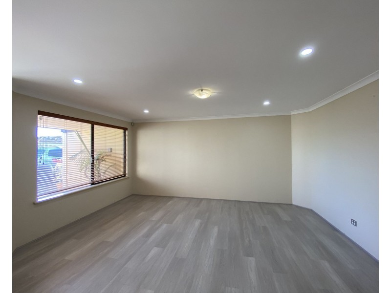 47 Jackadder Ave, Hammond Park WA 6164