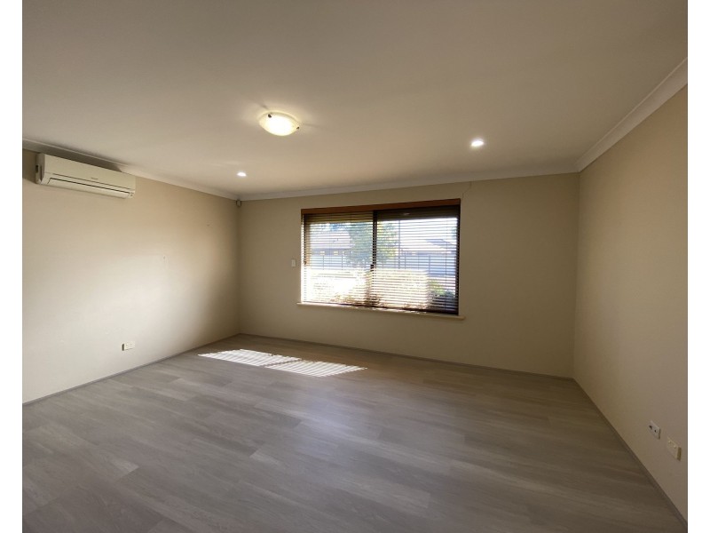 47 Jackadder Ave, Hammond Park WA 6164