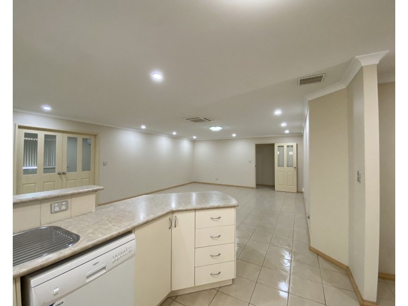 47 Jackadder Ave, Hammond Park WA 6164