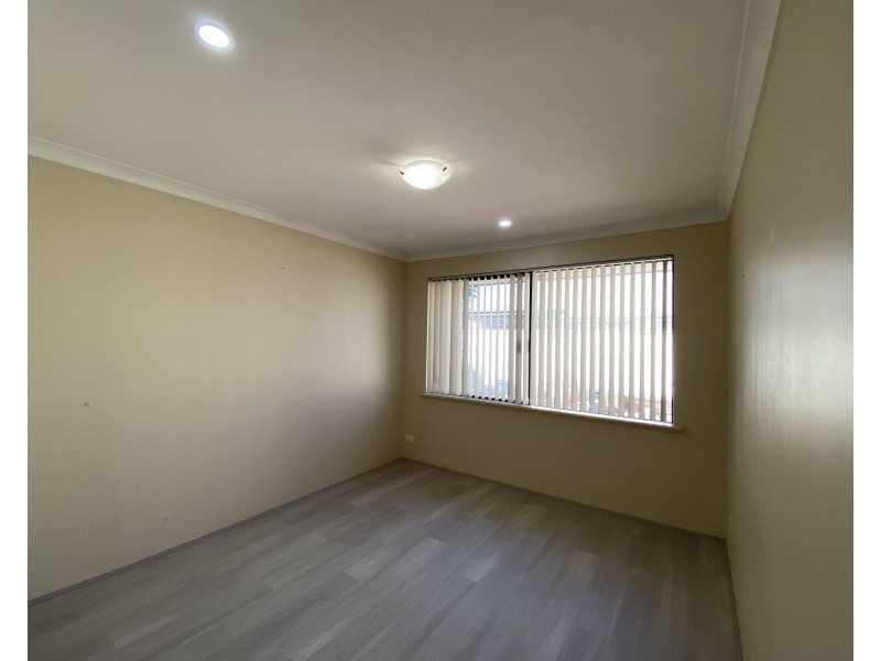 47 Jackadder Ave, Hammond Park WA 6164