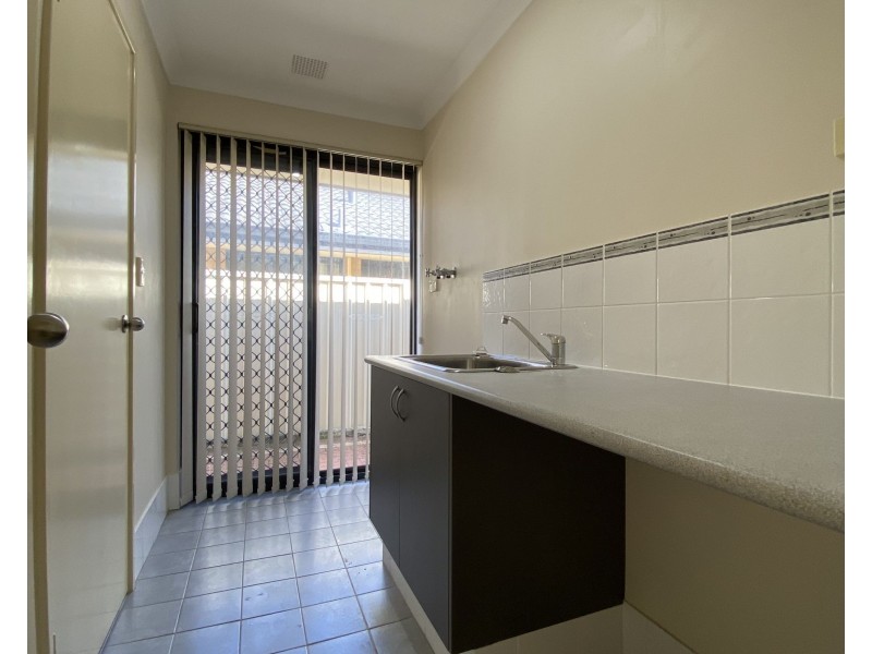 47 Jackadder Ave, Hammond Park WA 6164