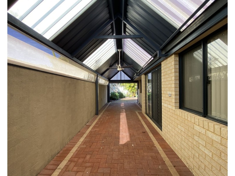 47 Jackadder Ave, Hammond Park WA 6164