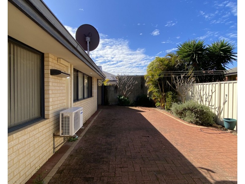 47 Jackadder Ave, Hammond Park WA 6164