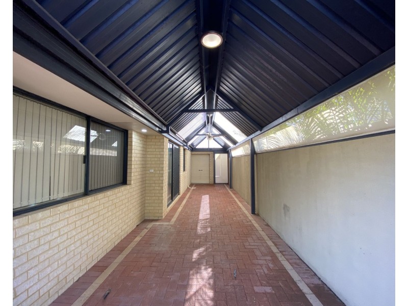 47 Jackadder Ave, Hammond Park WA 6164