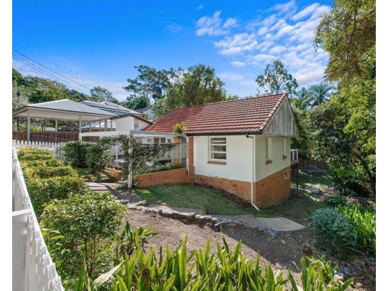 11 MACKAY TERRACE, Bardon QLD 4065