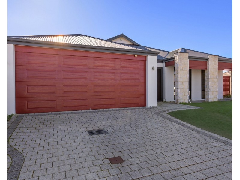 22 Laggan Road, Canning Vale WA 6155