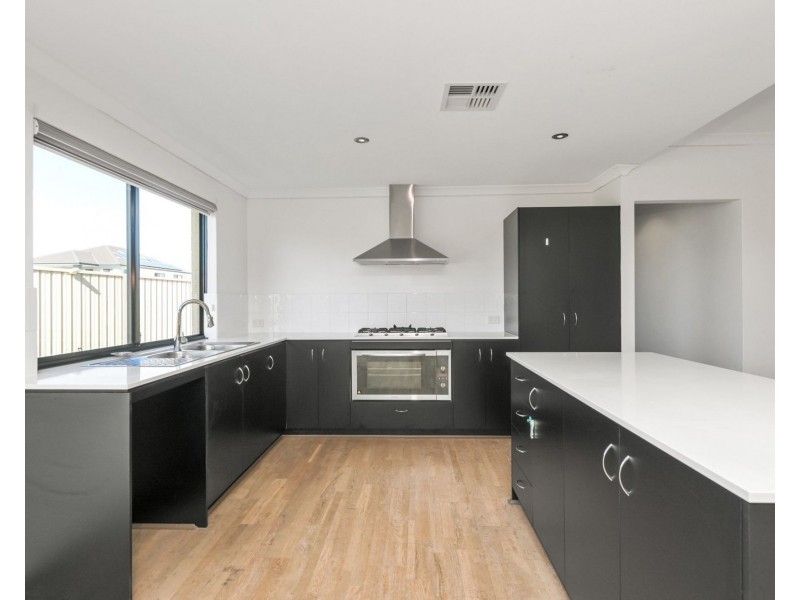 22 Laggan Road, Canning Vale WA 6155