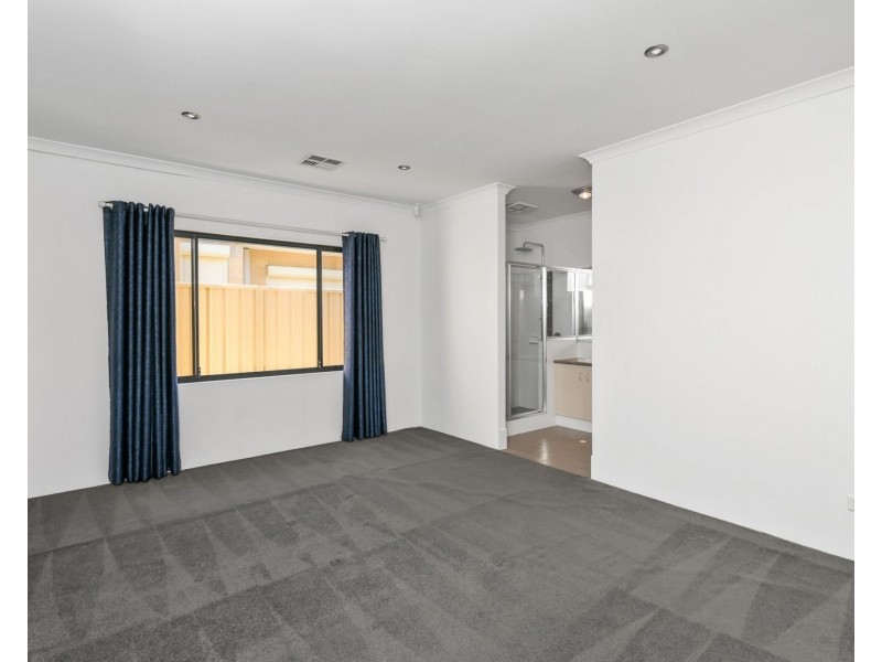 22 Laggan Road, Canning Vale WA 6155