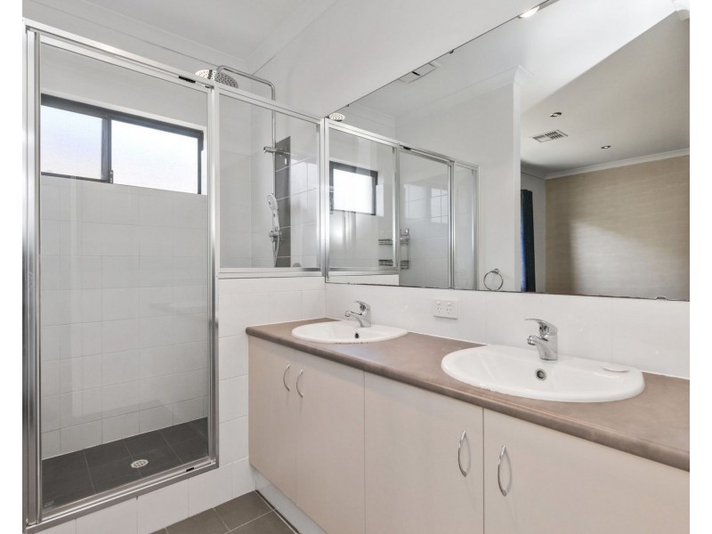 22 Laggan Road, Canning Vale WA 6155