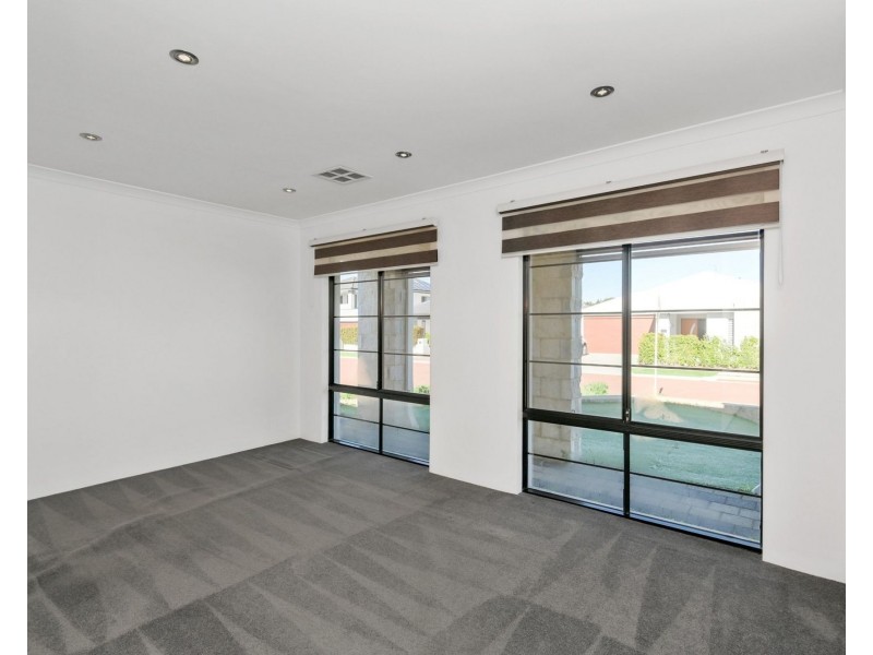 22 Laggan Road, Canning Vale WA 6155