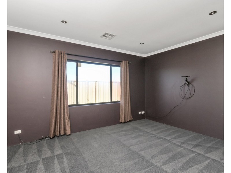 22 Laggan Road, Canning Vale WA 6155