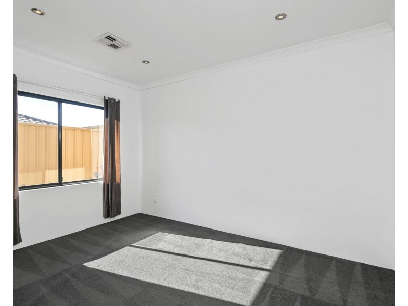 22 Laggan Road, Canning Vale WA 6155