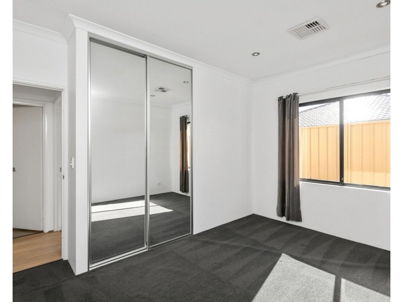 22 Laggan Road, Canning Vale WA 6155