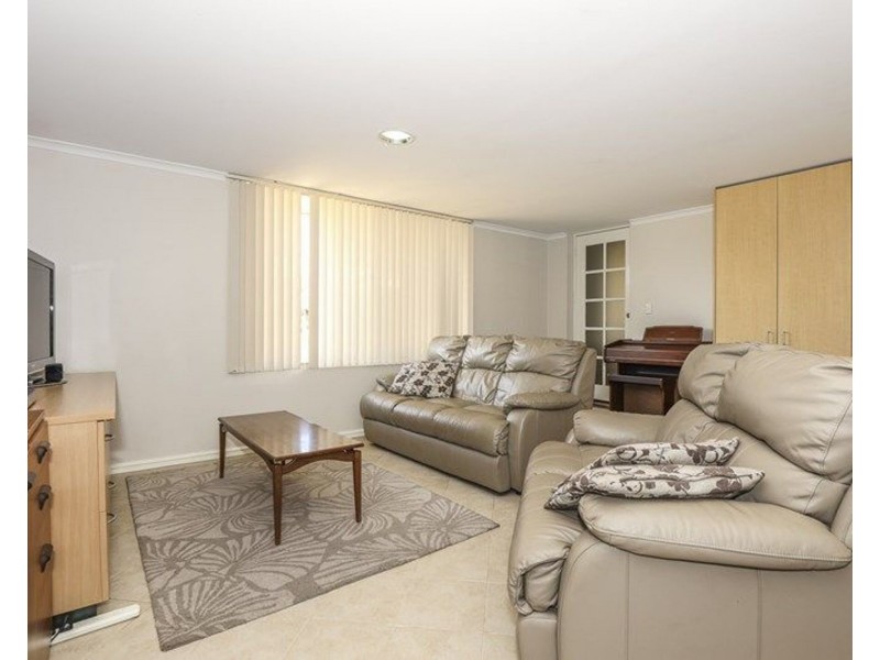 18 Cherwell Avenue, Beechboro WA 6063