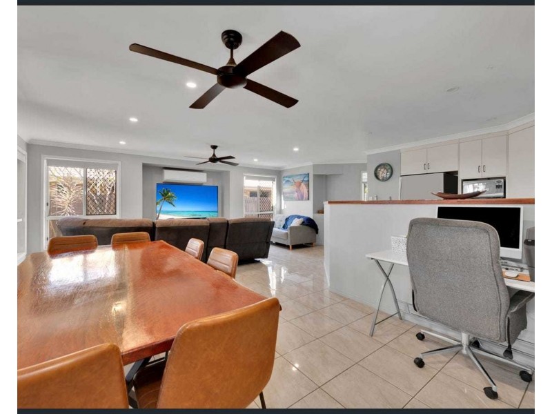 13 McCallum Close, Coral Cove QLD 4670
