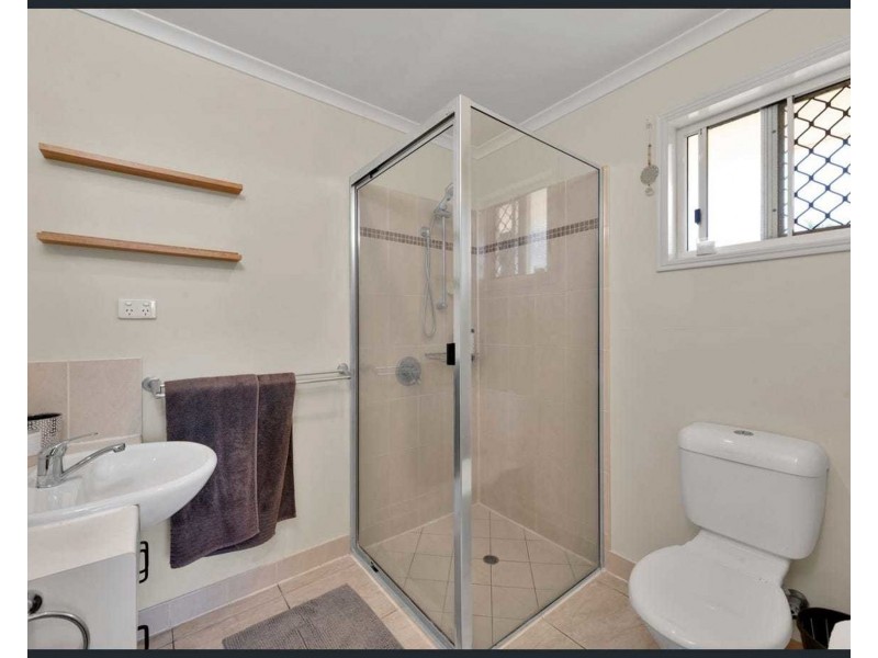 13 McCallum Close, Coral Cove QLD 4670