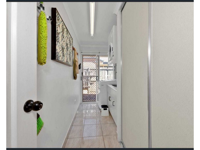 13 McCallum Close, Coral Cove QLD 4670