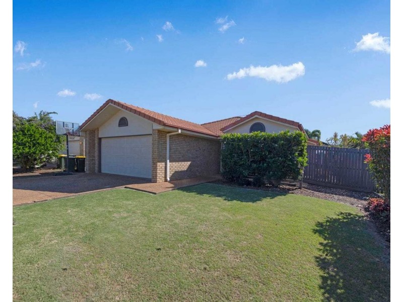 13 McCallum Close, Coral Cove QLD 4670