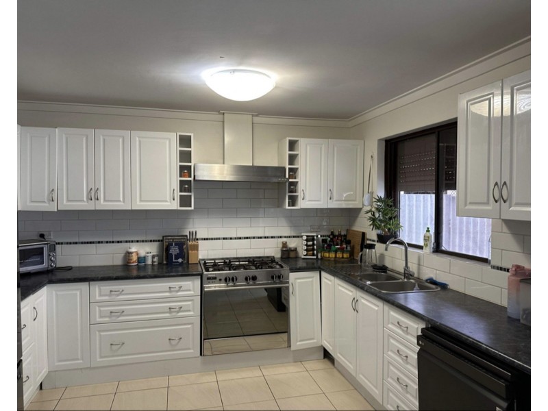 34 Kemmish Avenue, Parmelia WA 6167