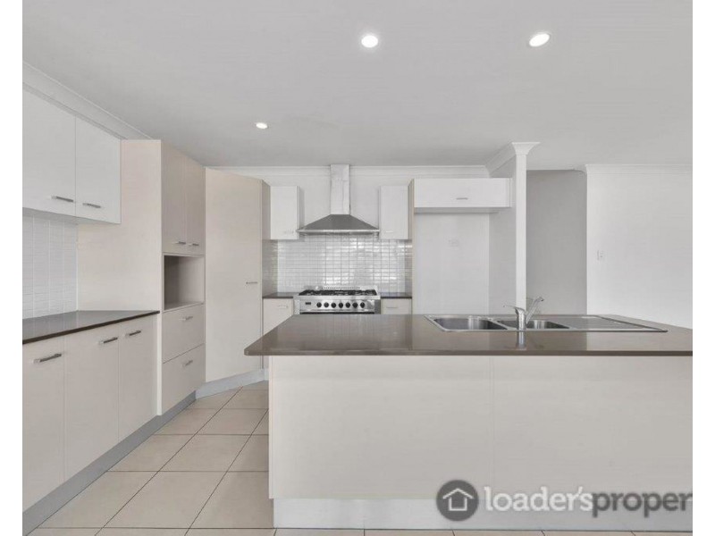 42 Sienna Boulevard, Ashfield QLD 4670