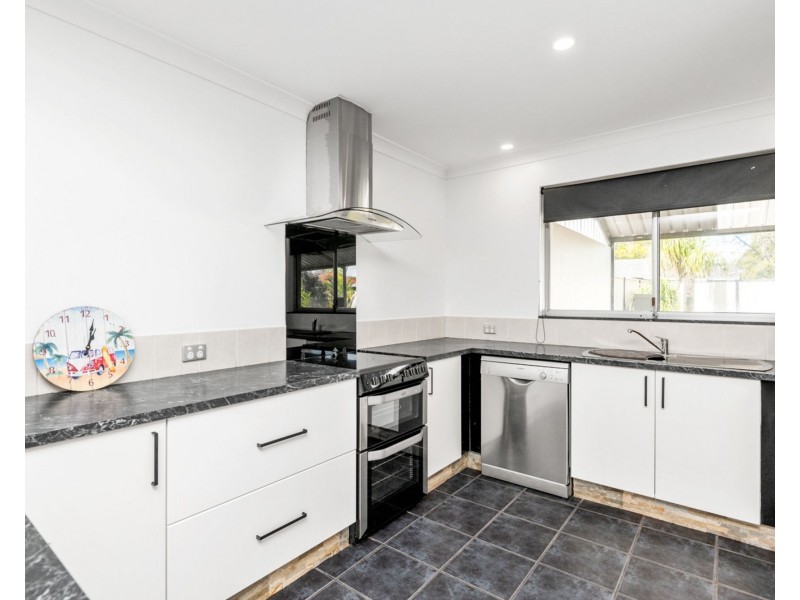 14B Young Street, Gosnells WA 6110