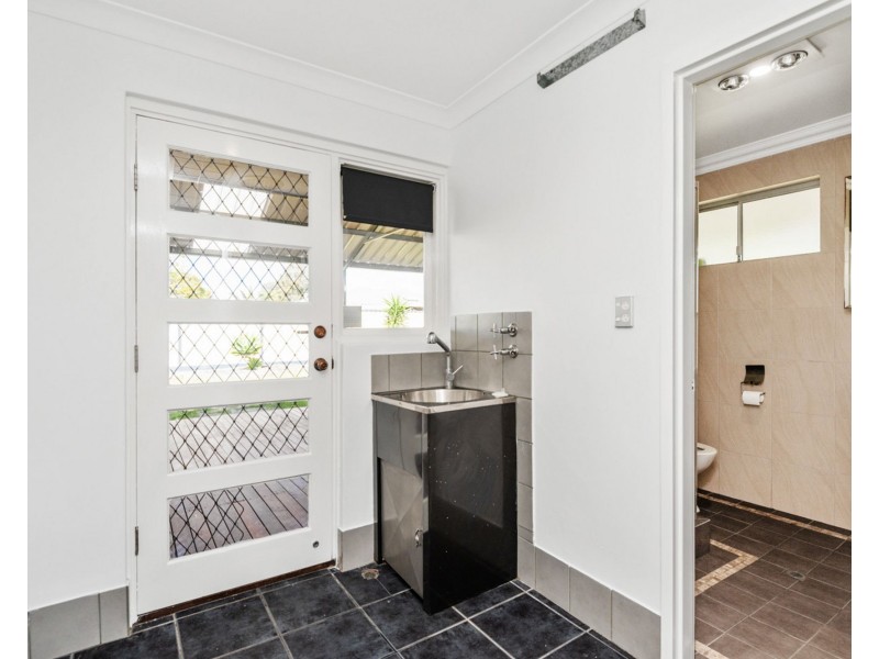 14B Young Street, Gosnells WA 6110